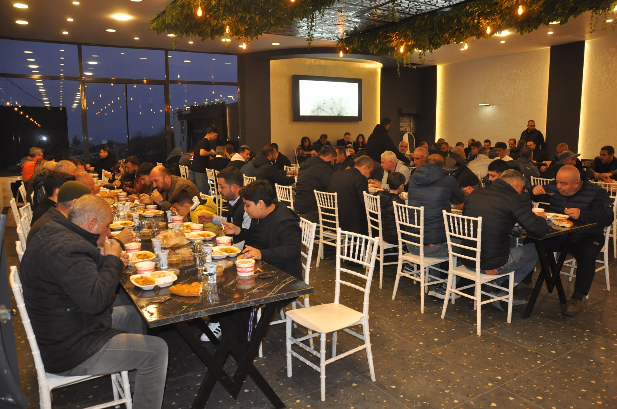 Huzur Inşaat Iftar (16)