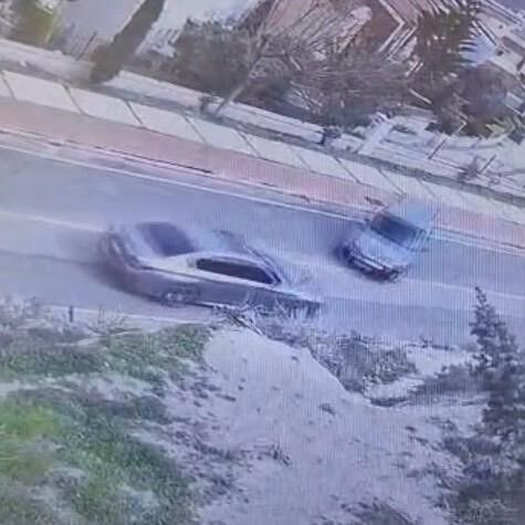 Inanilmaz Olay Kazazedelere Yardima Kostu Yedigi Yumruklarla Soke Oldu (1)-2