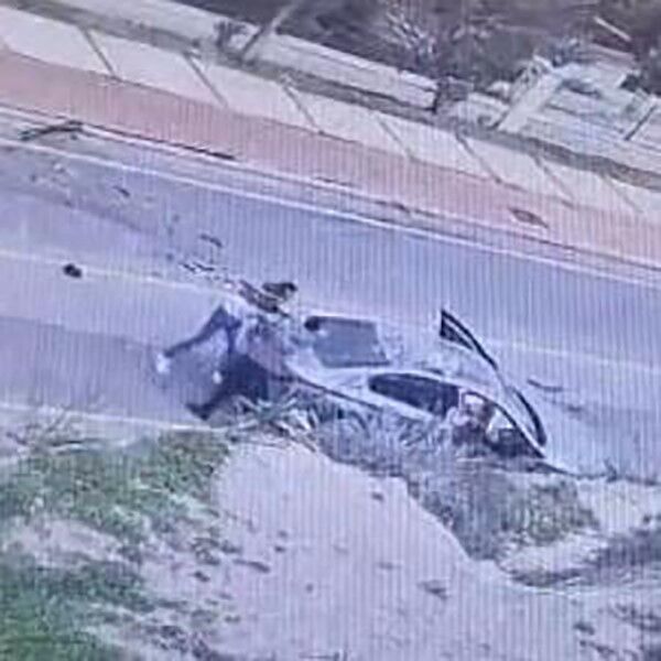 Inanilmaz Olay Kazazedelere Yardima Kostu Yedigi Yumruklarla Soke Oldu (2)