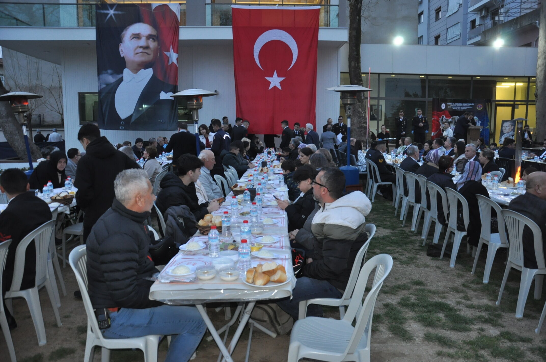 Jandarma Iftar Salihli (3)