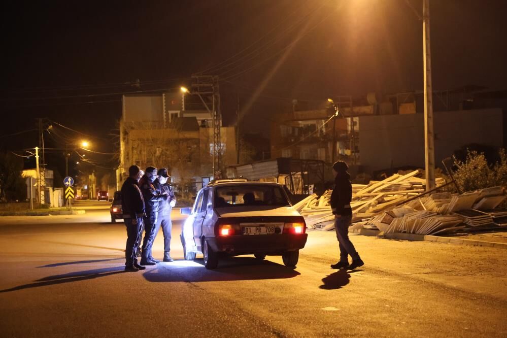 Kasksiz Motosiklet Surerken Ilginc Teklif Cezayi Bana Degil Plakaya Yazin Dedi Polis Y (1)-1