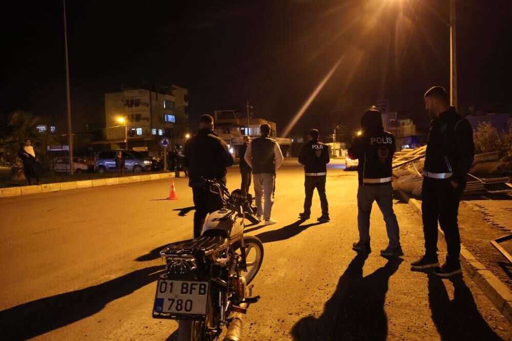 Kasksiz Motosiklet Surerken Ilginc Teklif Cezayi Bana Degil Plakaya Yazin Dedi Polis Y (3)