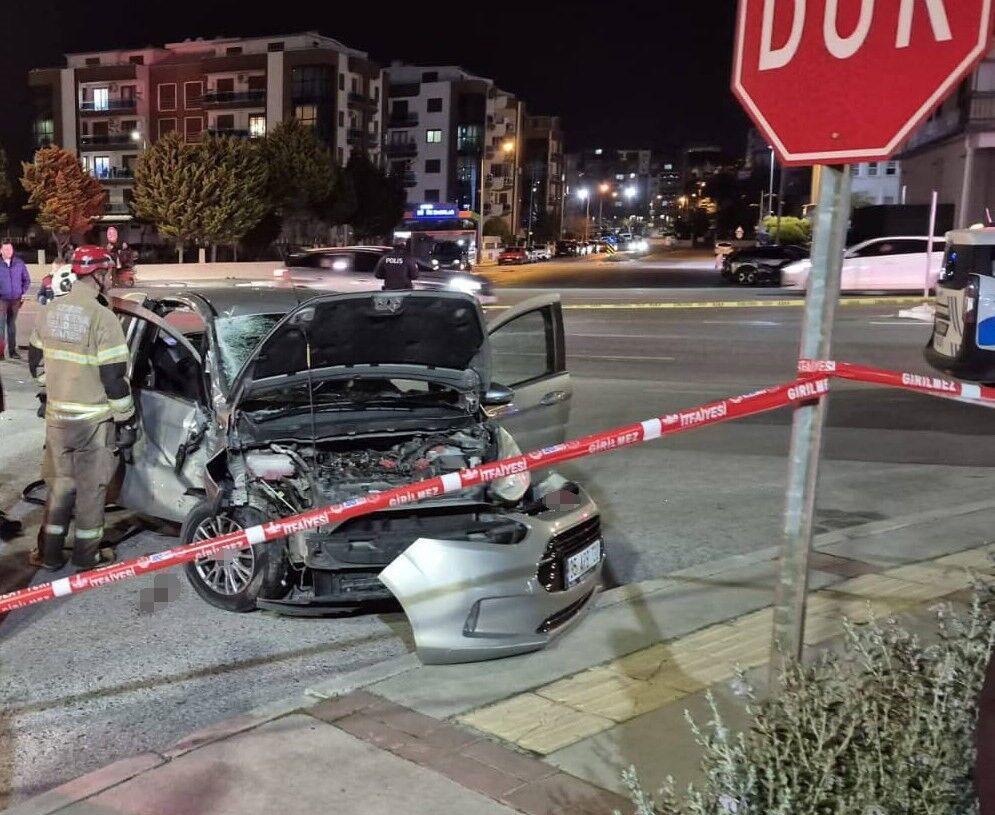 Kavsakta Can Pazari 31 Yasindaki Surucu Kurtarilamadi (11)