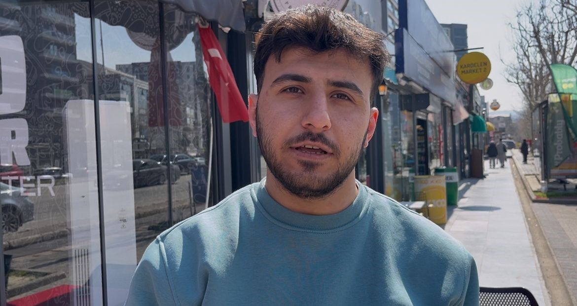 Kaza Yapti Alkol Aldi Yardim Eden Kadinlari Darp Etti Ilginc Olay Kameraya Yansidi (1)