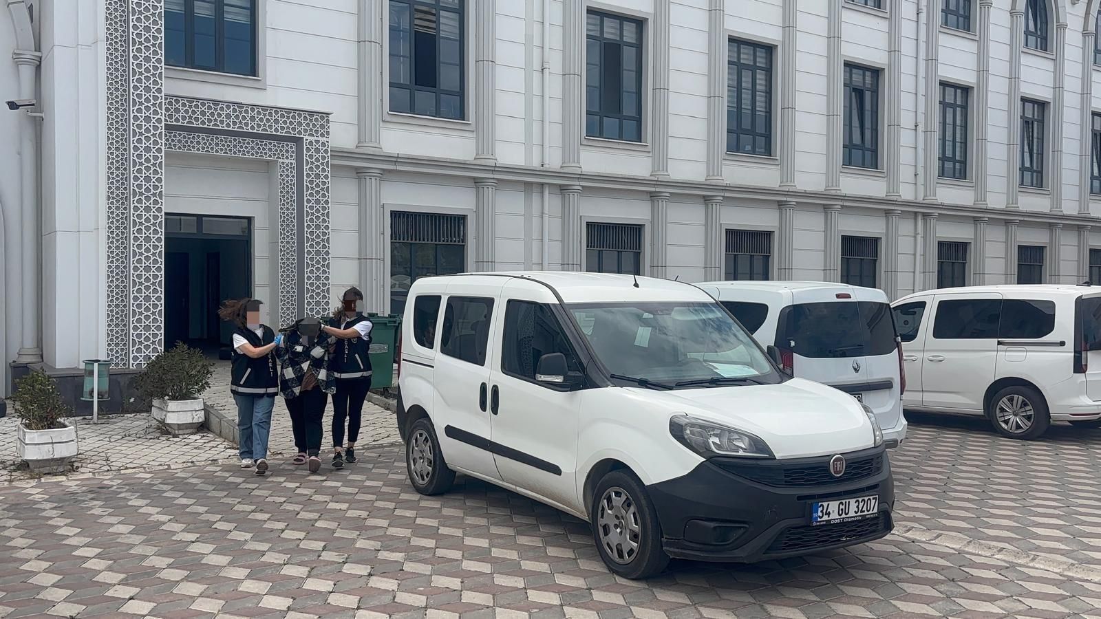 Kedimin Ve Kusumun Kafasini Kesti Diyen Kadin Kocasini Oldurdu (5)