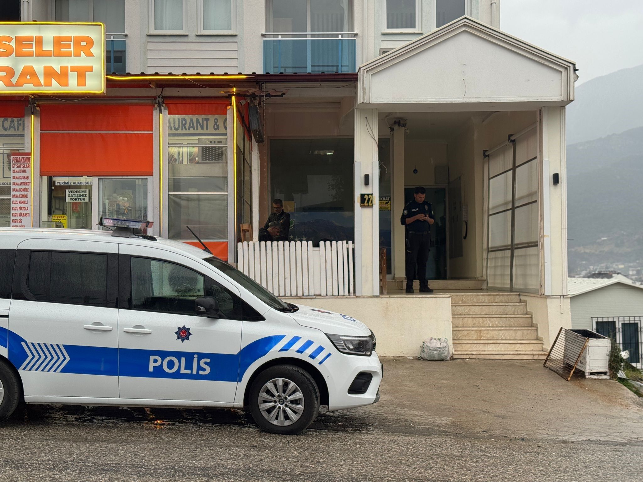 Kimyasal Alarmi Apart Odasindaki Olum Afadi Harekete Gecirdi (4)