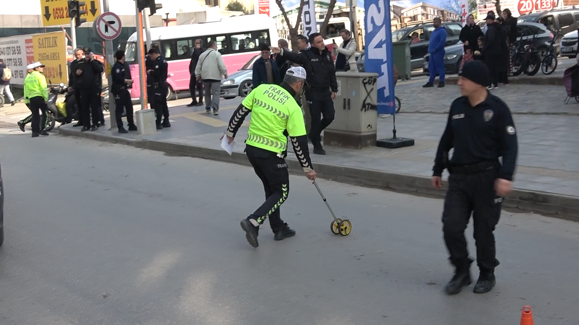 Kör Nokta Faciası! Kamyonun Altında Böyle Can Verdi (5)