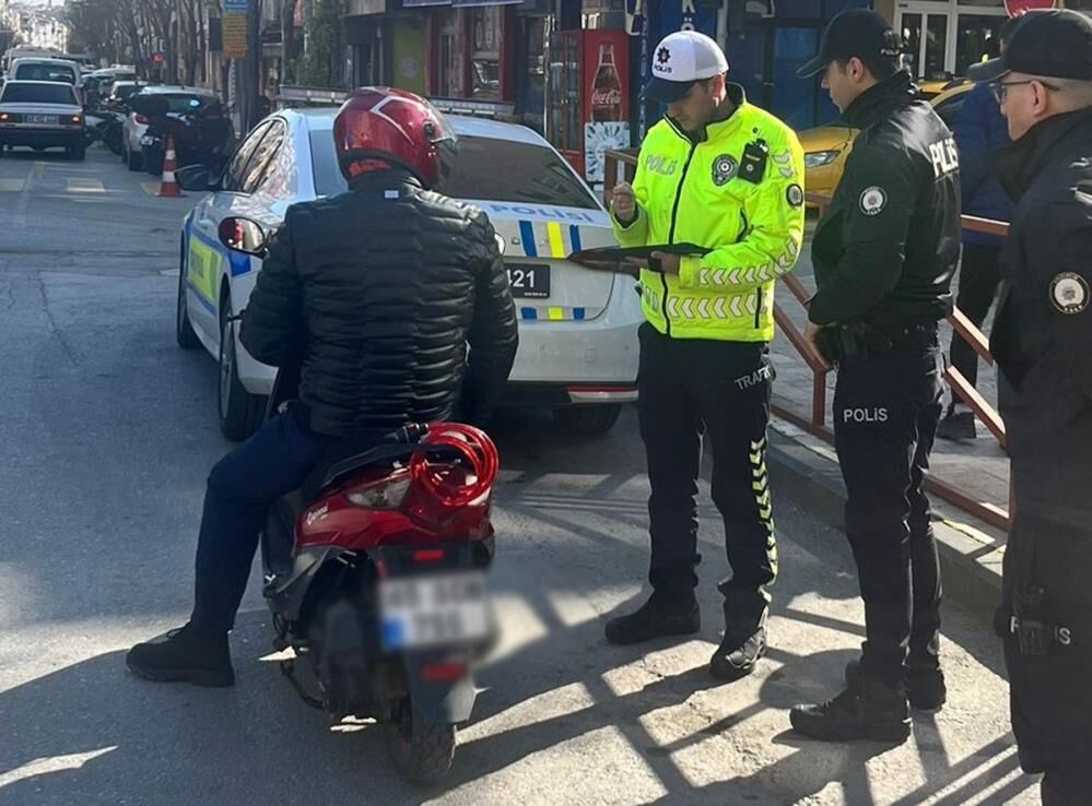 Manisa Genelinde Kask Takmayan Suruculer Yandi (2)