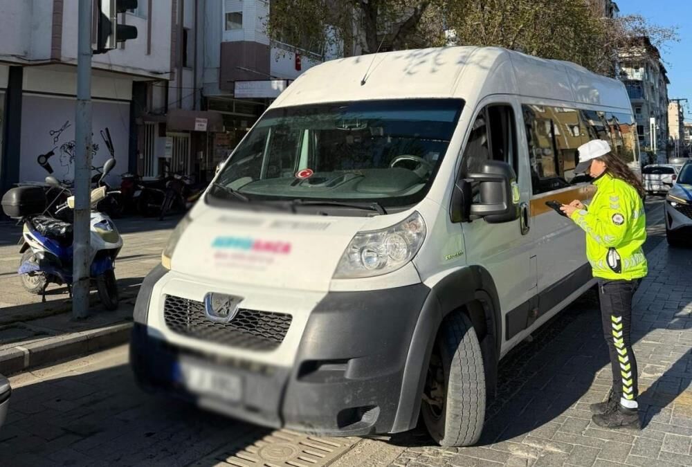 Manisada Okul Servislerine Polis Denetimi Kusurlulara Ceza Yagdi (1)