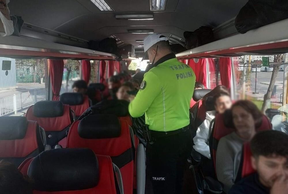 Manisada Otobus Terminallerinde Emniyet Kemeri Denetimi (3)