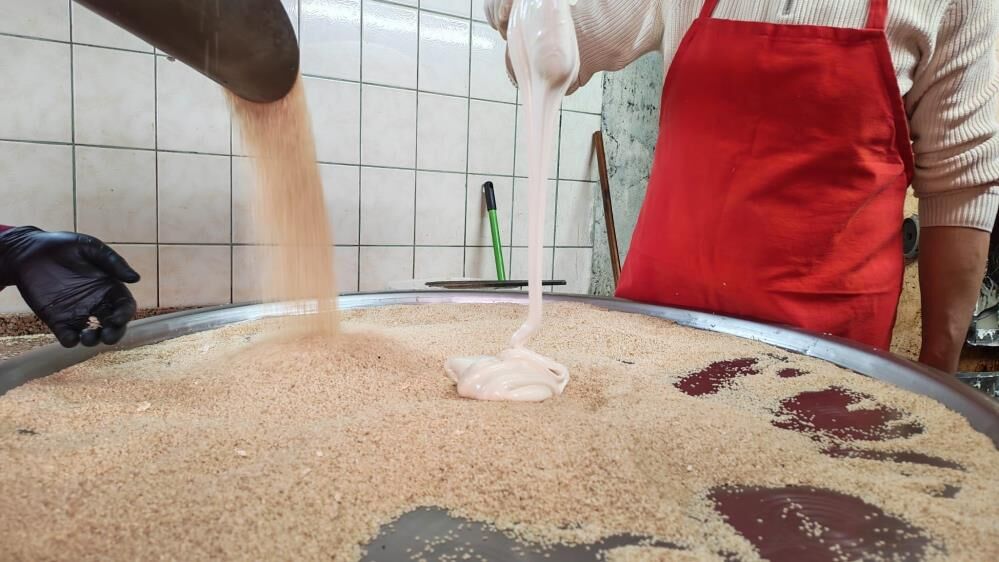 Manisada Sadece Ramazanda Yapilan Lezzet Bitli Helva Gelenegi Suruyor (1)