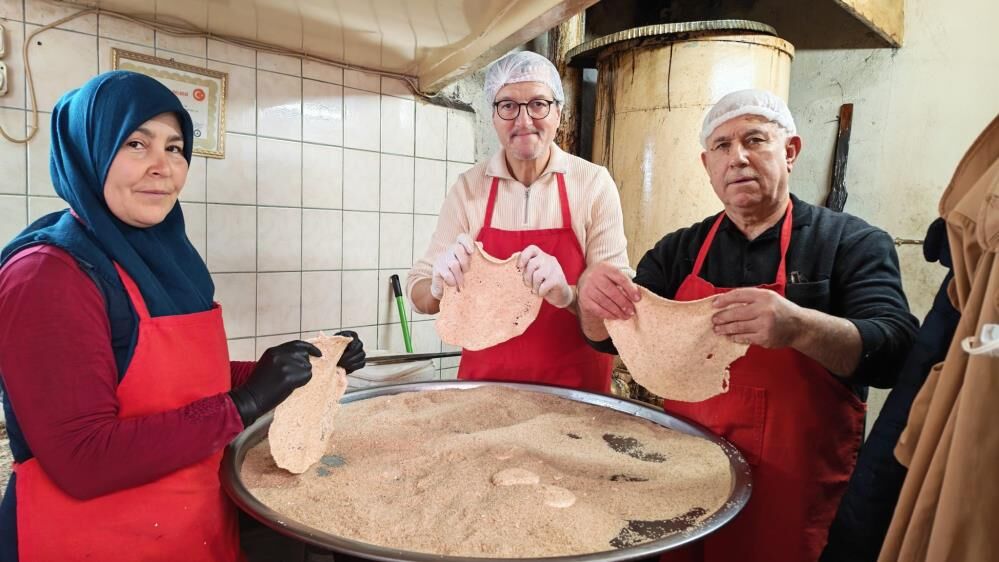 Manisada Sadece Ramazanda Yapilan Lezzet Bitli Helva Gelenegi Suruyor (2)