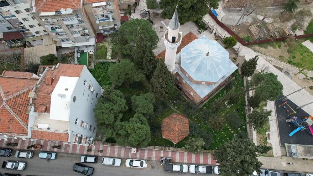 Manisada Yuzyillik Mezar Taslari Tahrip Edildi (4)