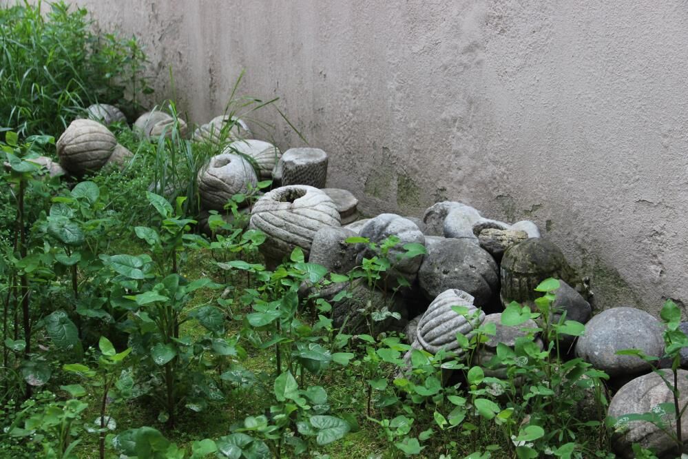 Manisada Yuzyillik Mezar Taslari Tahrip Edildi (7)