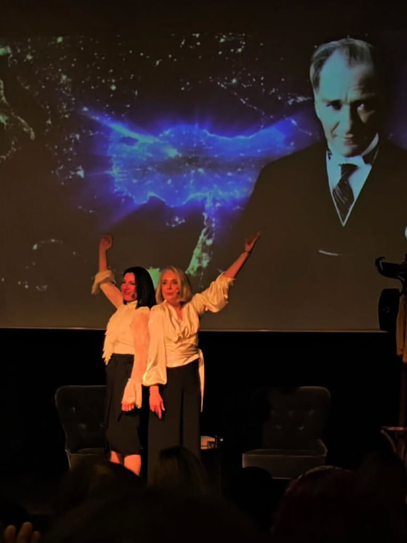 Mizrak Duruşlu Kadinlarr (2)