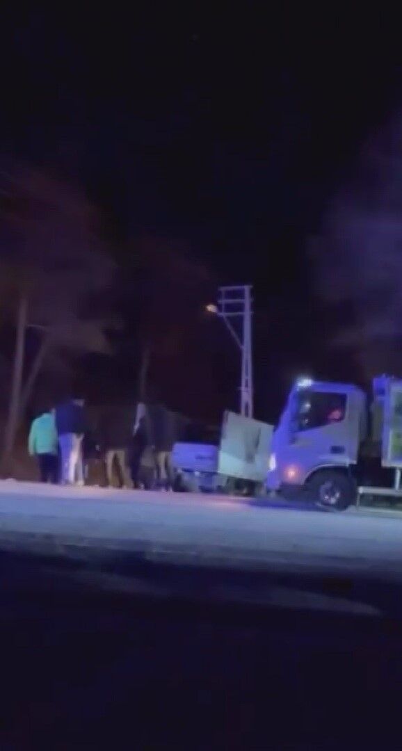 Motosikletle Akraba Ziyaretine Gidiyorlardi Kamyonetin Lastigi Patlayinca Facia Yasand (4)