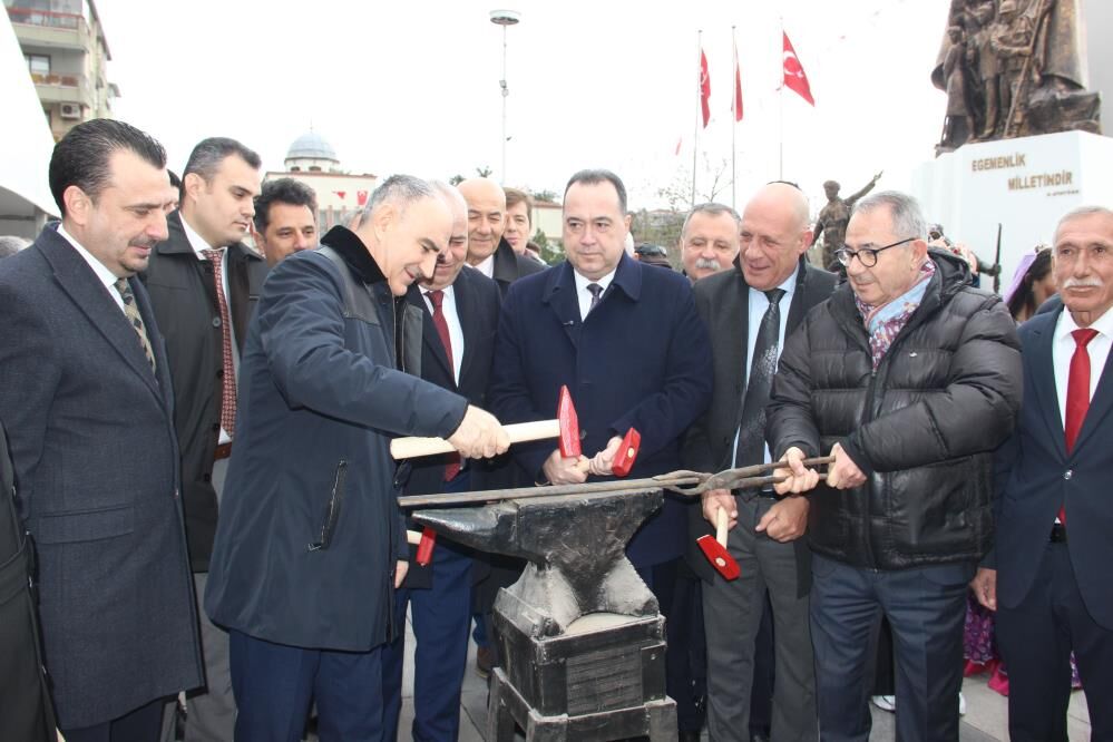 Nevruz Ve Mesir Macunu Gelenegi Bir Arada Manisada Bayram Senligi (5)