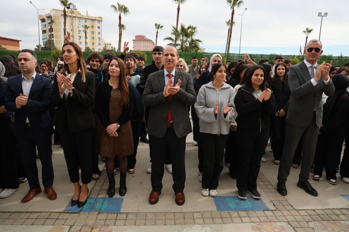 Ornek Uygulama 6 Okulda 429 Ogrenci Akran Zorbaligina Karsi Arabulucu Olarak Goreve Ba (6) (Orta)