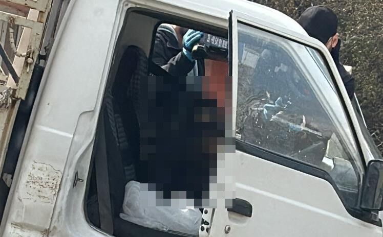 Park Halindeki Kamyonette Olu Bulundu Hayatini Kaybeden Kisinin Kimligi Ilceyi Yasa Bo (3)