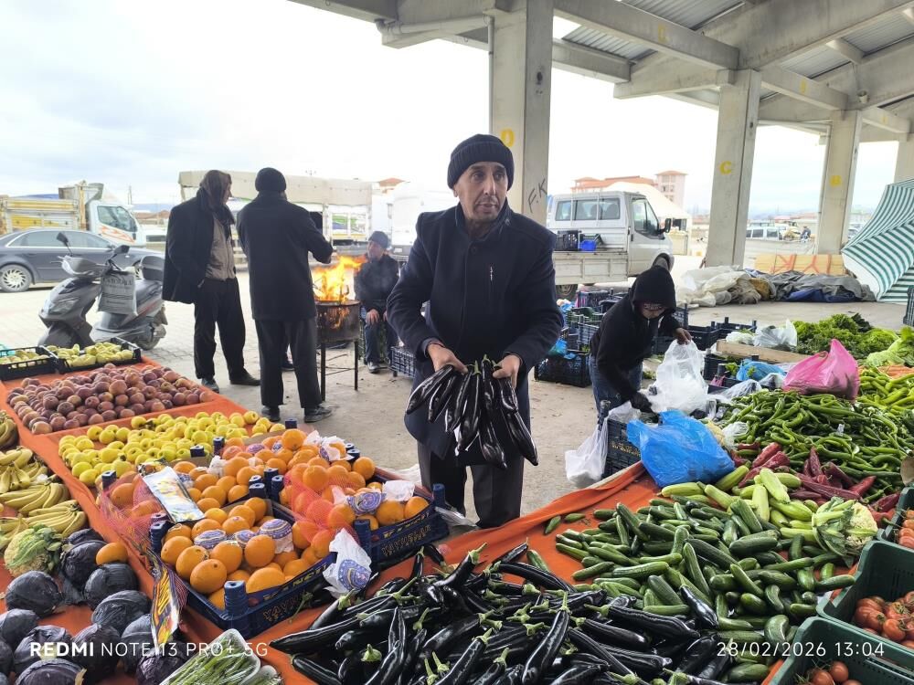 Patlican Fiyatlari Uctu Vatandaslarin Butcelerini Zorluyor Esnaf Hava Kosullarini Sebe (3)