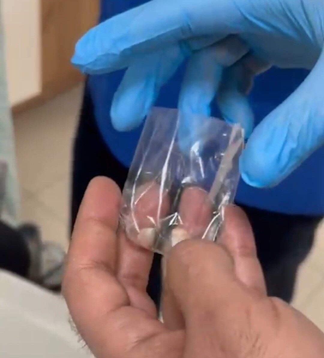 Polis Durdurdu Gercek Hastanede Ortaya Cikti Uyusturucu Kulaktan Cikti (3)