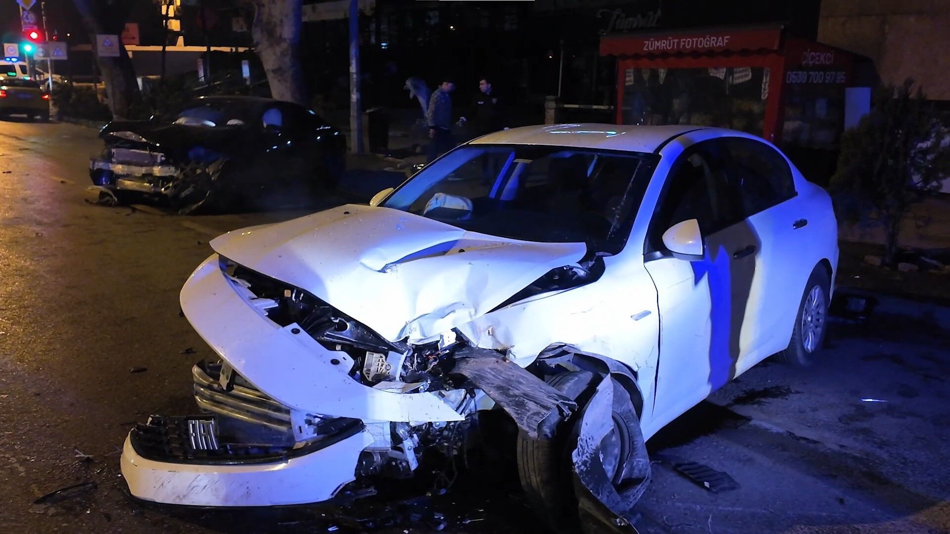 Sahil Yolunda Feci Kaos Asiri Hiz Ve Makas Atan Surucu 2 Araci Hurdaya Cevirdi (1)