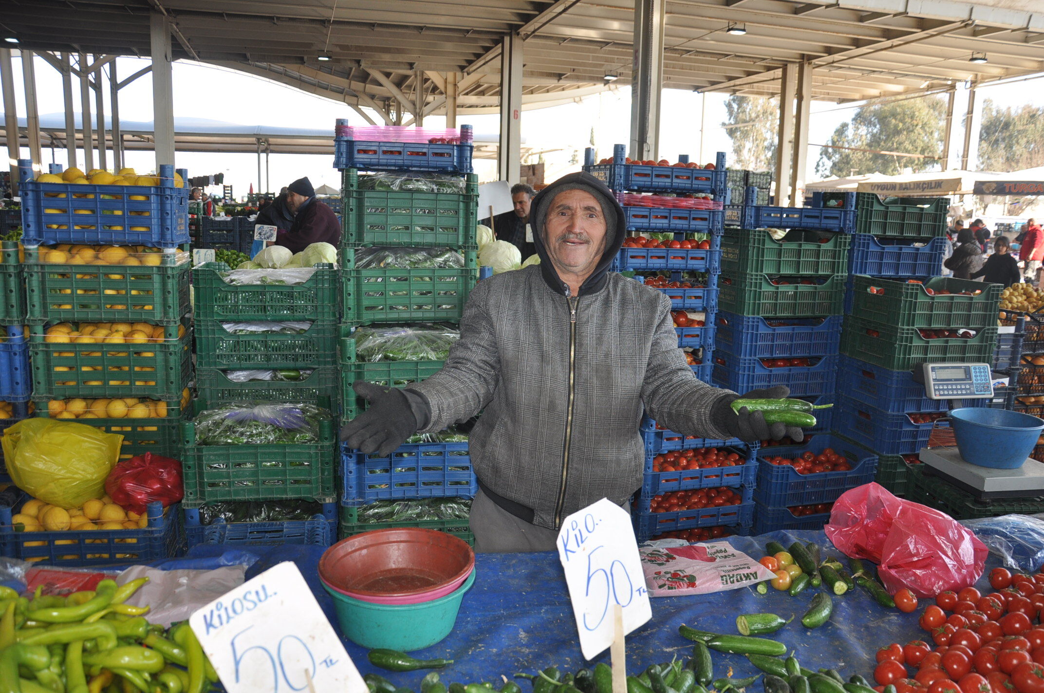 Sali̇hli̇ Pazar Çarşamba (17)