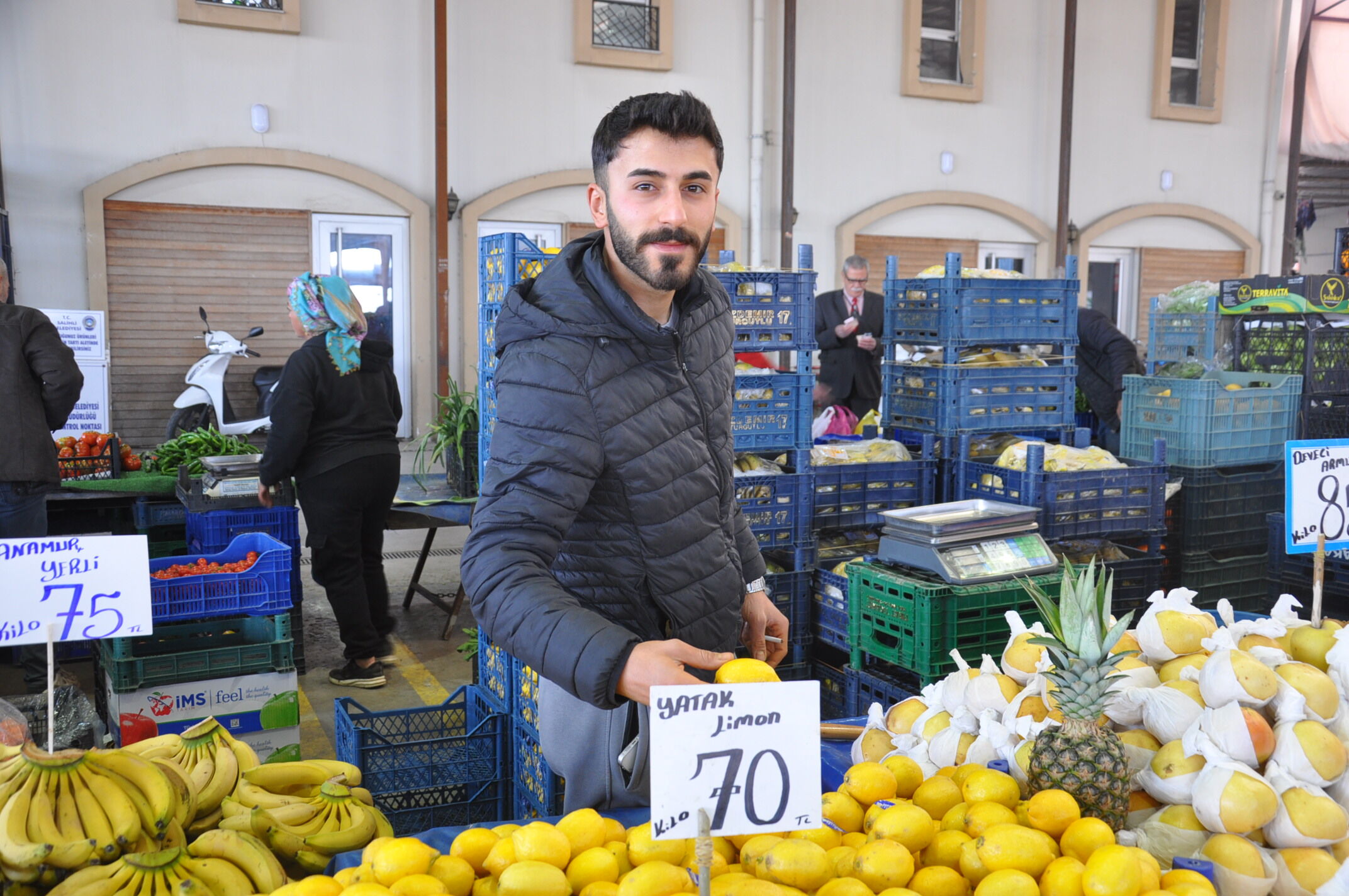 Sali̇hli̇ Pazar Çarşamba (4)