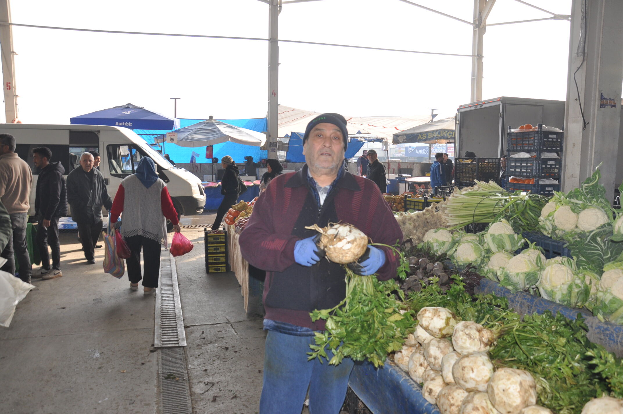 Sali̇hli̇ Pazar Yeri̇ Esnaf (17)