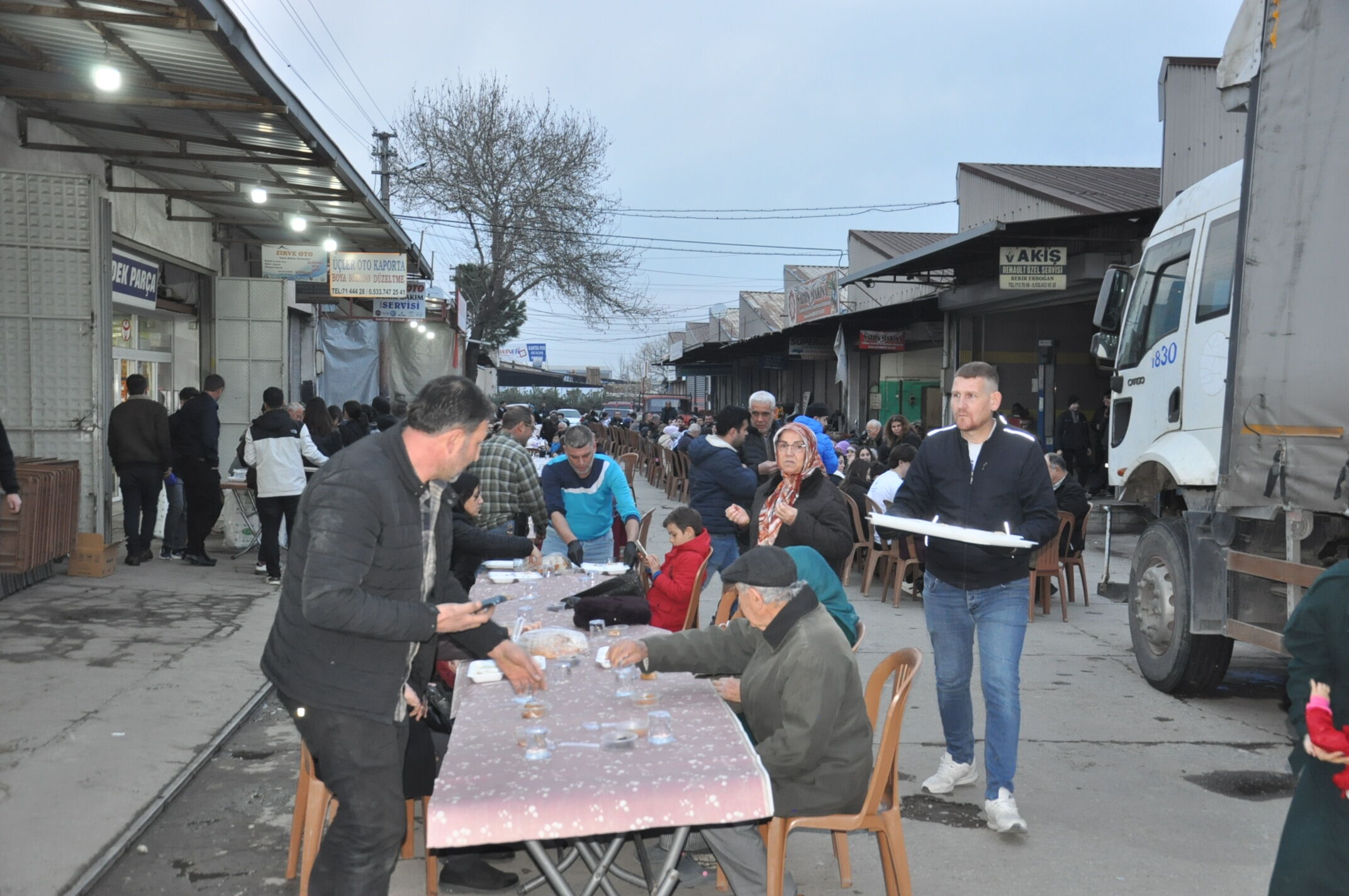 Salihli Sanayi Esnafı Iftar (7)