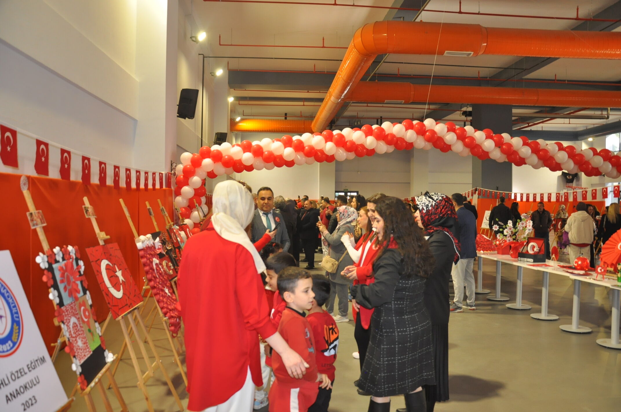 Salihlide Anaokulu Ogrencilerinden Bayrak Sergisi (12)