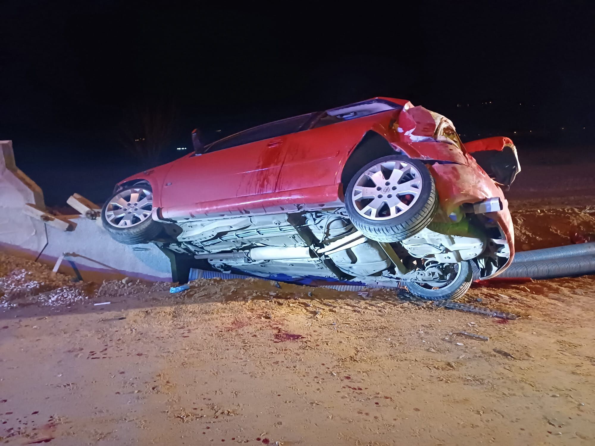 Salihlide Korkutan Kaza 2 Kisi Yaralandi (4)