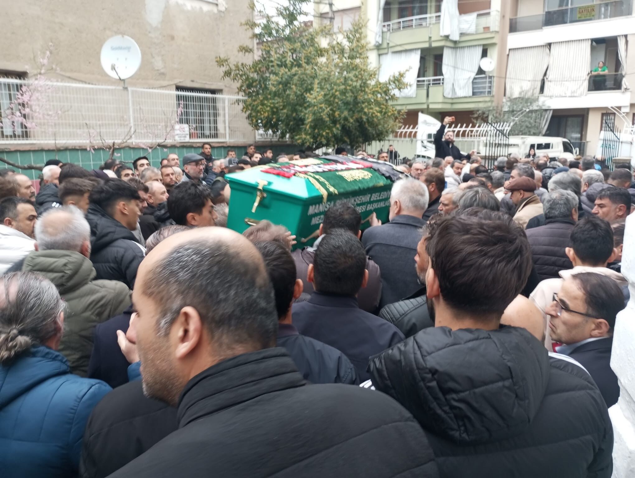 Salihlide Turk Futbolunun Sevilen Ismi Son Yolculuguna Ugurlandi (2)