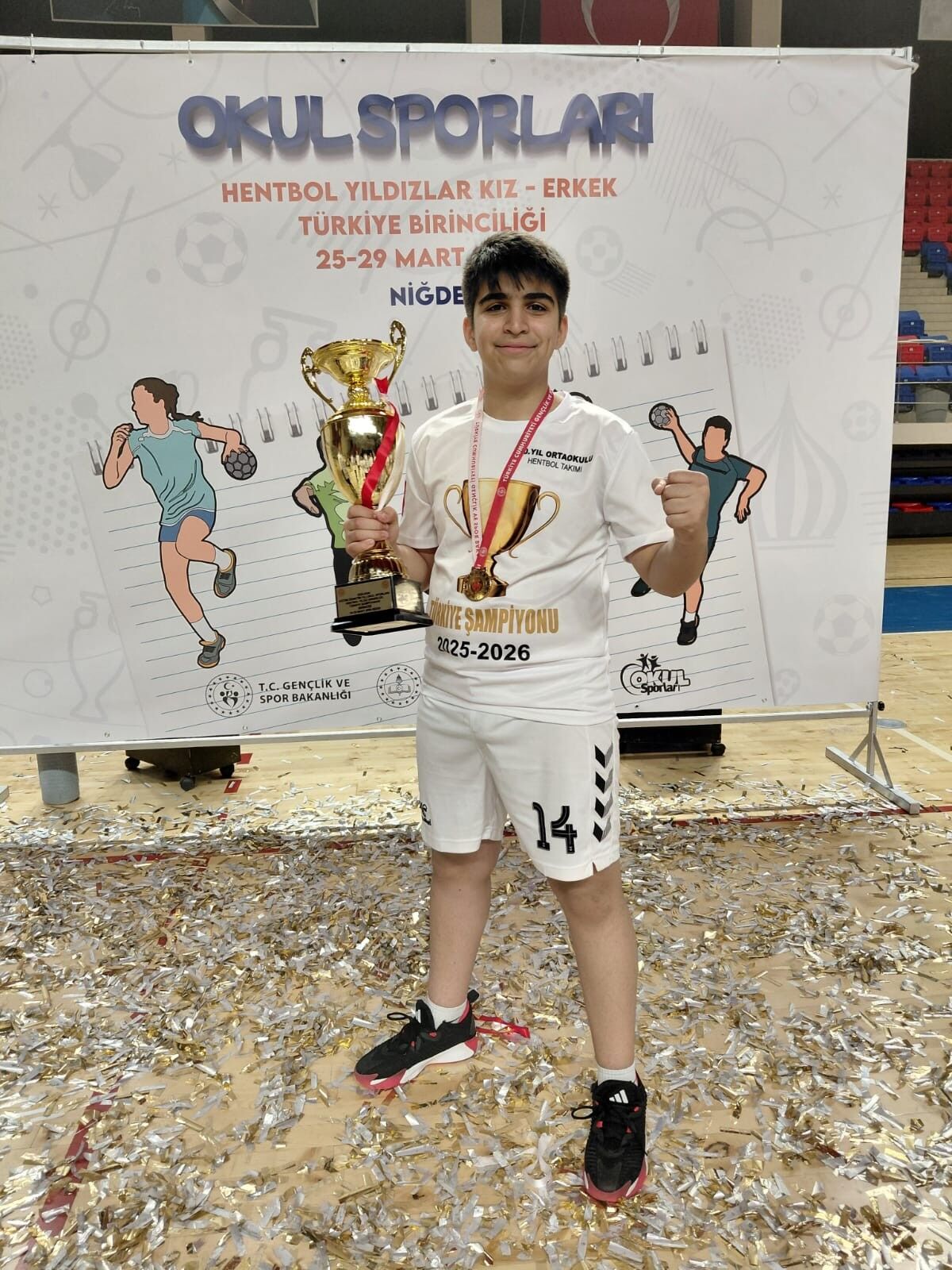 Salihliden Tarihi Basari 50 Yil Ortaokulu Namaglup Sampiyon (5)