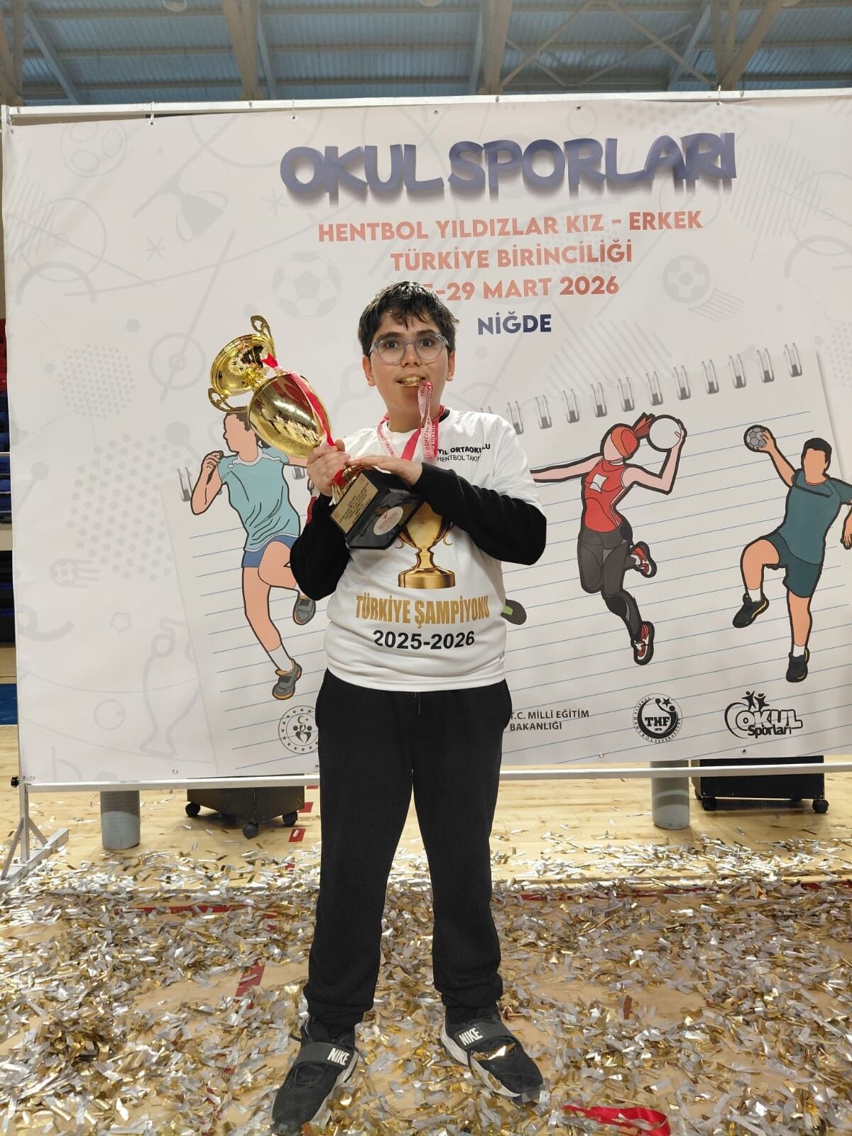 Salihliden Tarihi Basari 50 Yil Ortaokulu Namaglup Sampiyon (6)