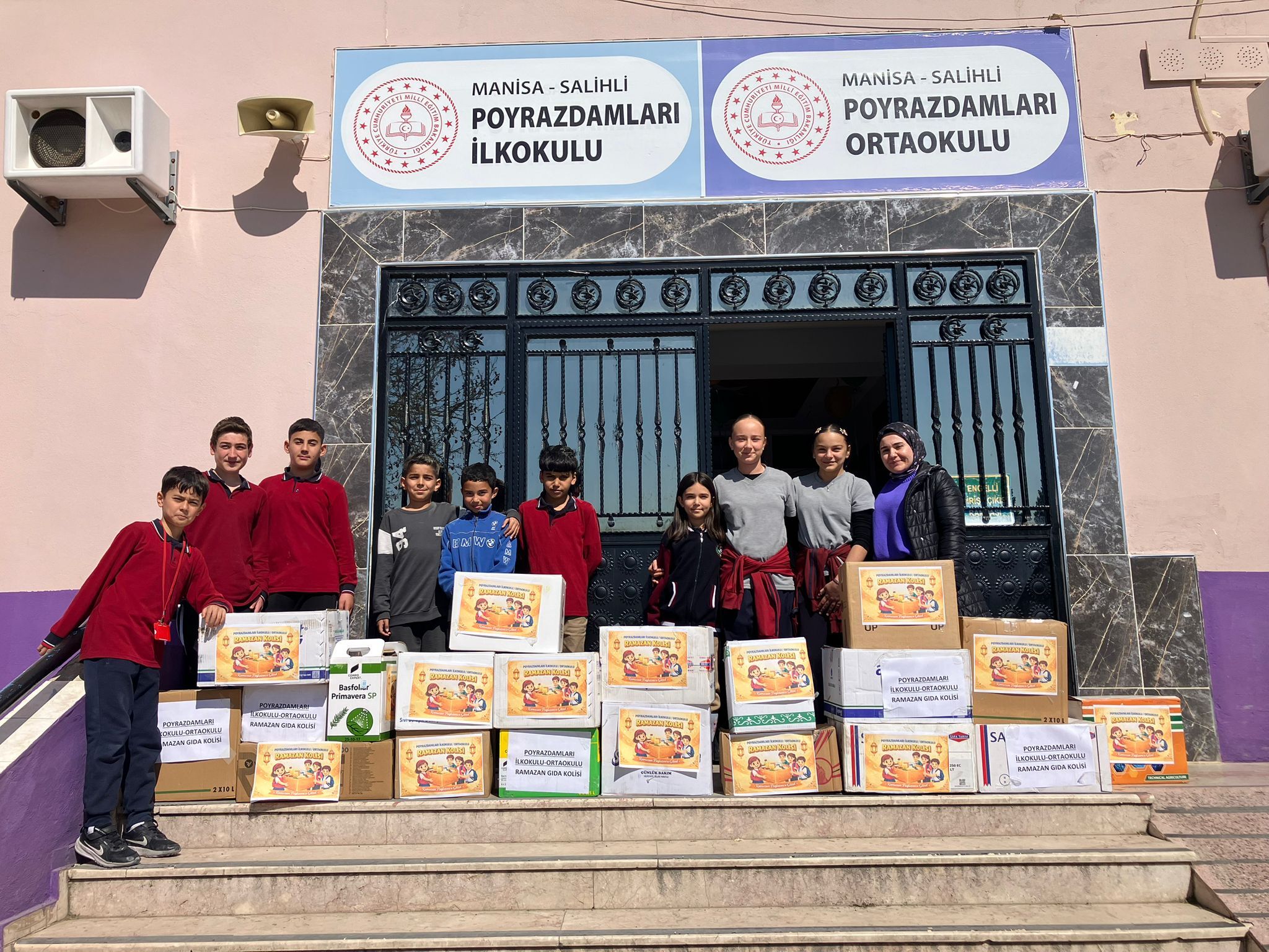 Salihlili Ogrencilerden Anlamli Ramazan Dayanismasi (4)