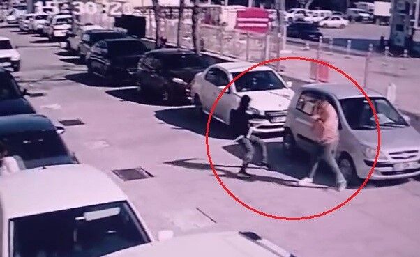 Saniye Saniye Kaydedildi Ayni Kisiye Ucuncu Silahli Saldiri Iki Kez Kurtuldu Ucuncusun (2)