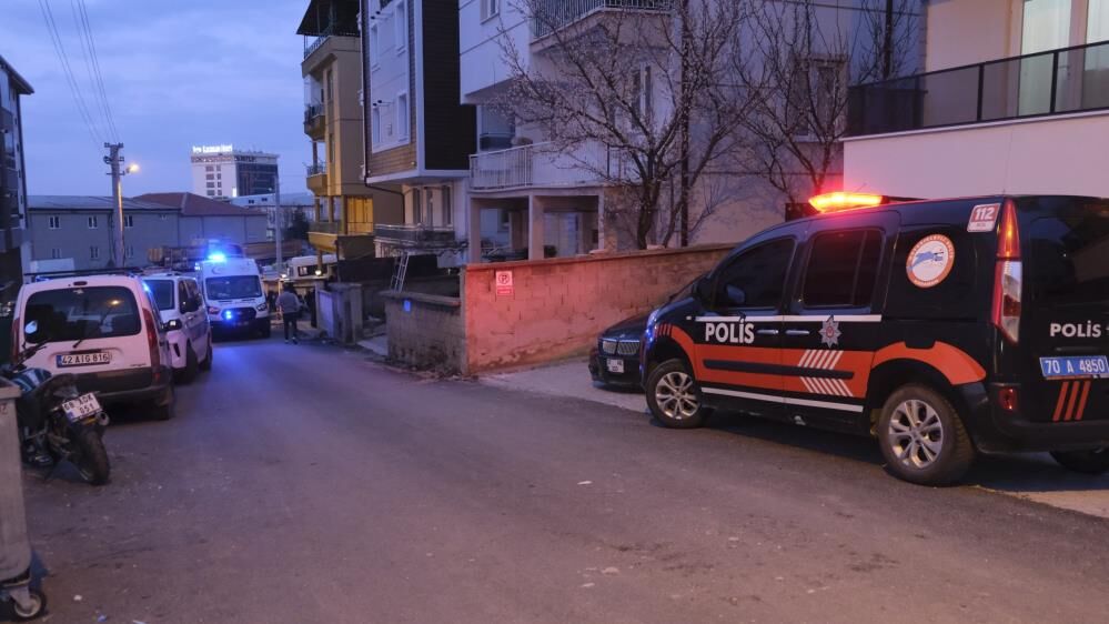 Saskinlik Yaratan Olum 31 Yasindaki Kadin Apart Dairesinde Hareketsiz Halde Bulundu (2)