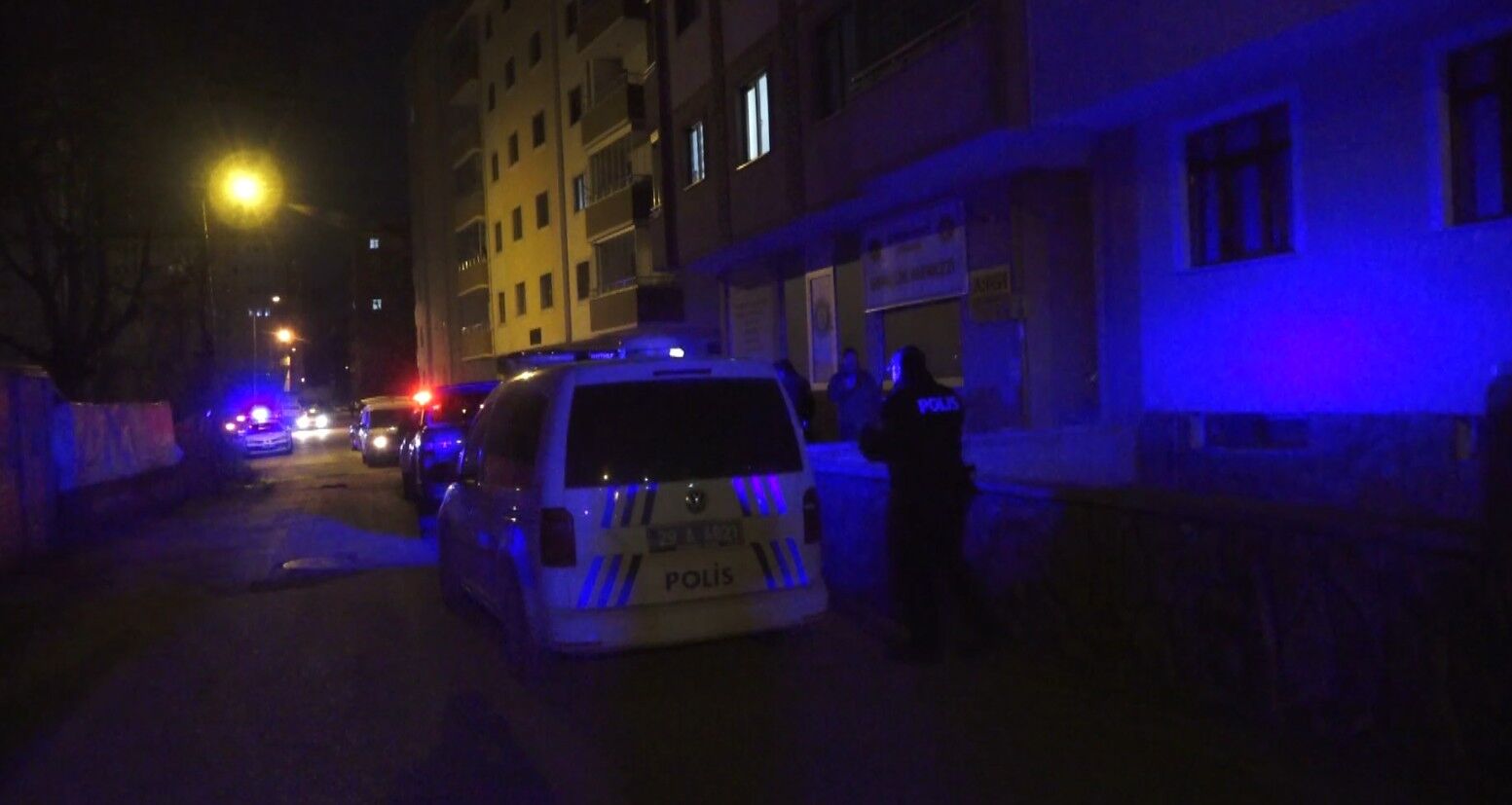 Silah Sesi Mahalleyi Ayaga Kaldirdi Genc Asker Kurtarilamadi (3)