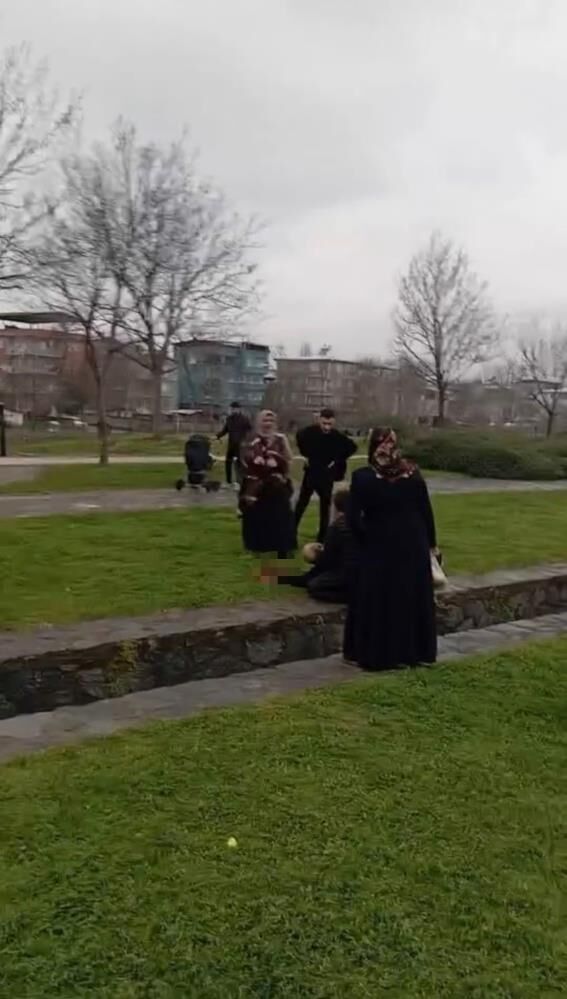 Sokak Ortasinda Vahset Bicakli Kavgada Bogazi Kesilen Adam Hayatini Kaybetti (1)-1