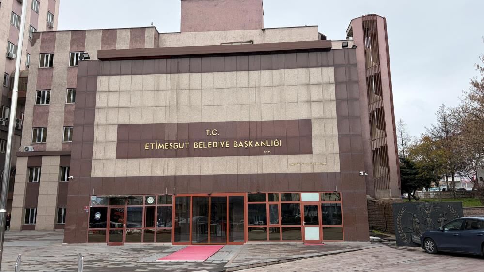 Supheli Islemler Savciligi Harekete Gecirdi Etimesgut Belediyesinden 4 Gozalti (3)