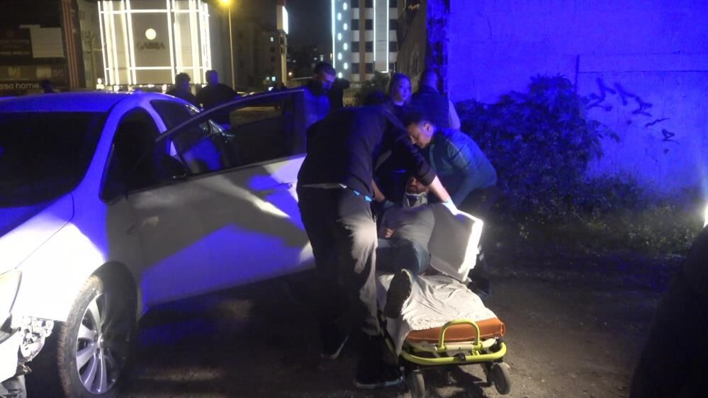 Surucunun Direksiyon Basinda Kriz Gecirmesi Korku Dolu Anlara Sebep Oldu Otomobil Park (3)