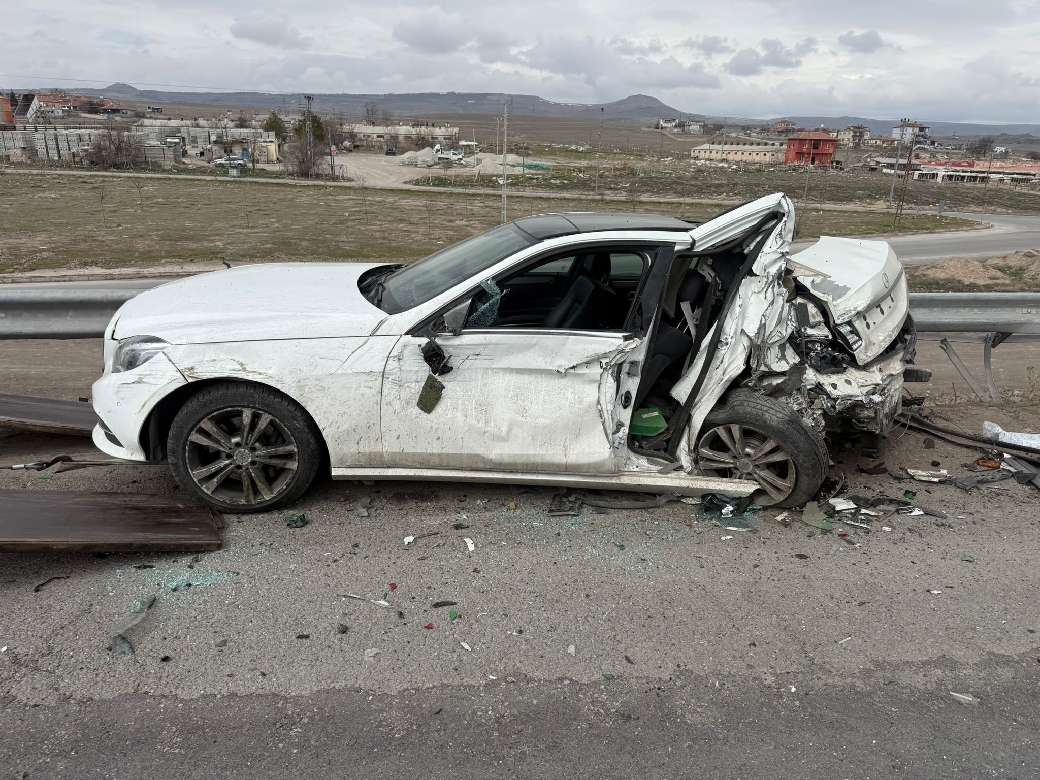 Tir Dehseti Mhp Eski Milletvekili Korkmazin Oglu Yaralandi (2)