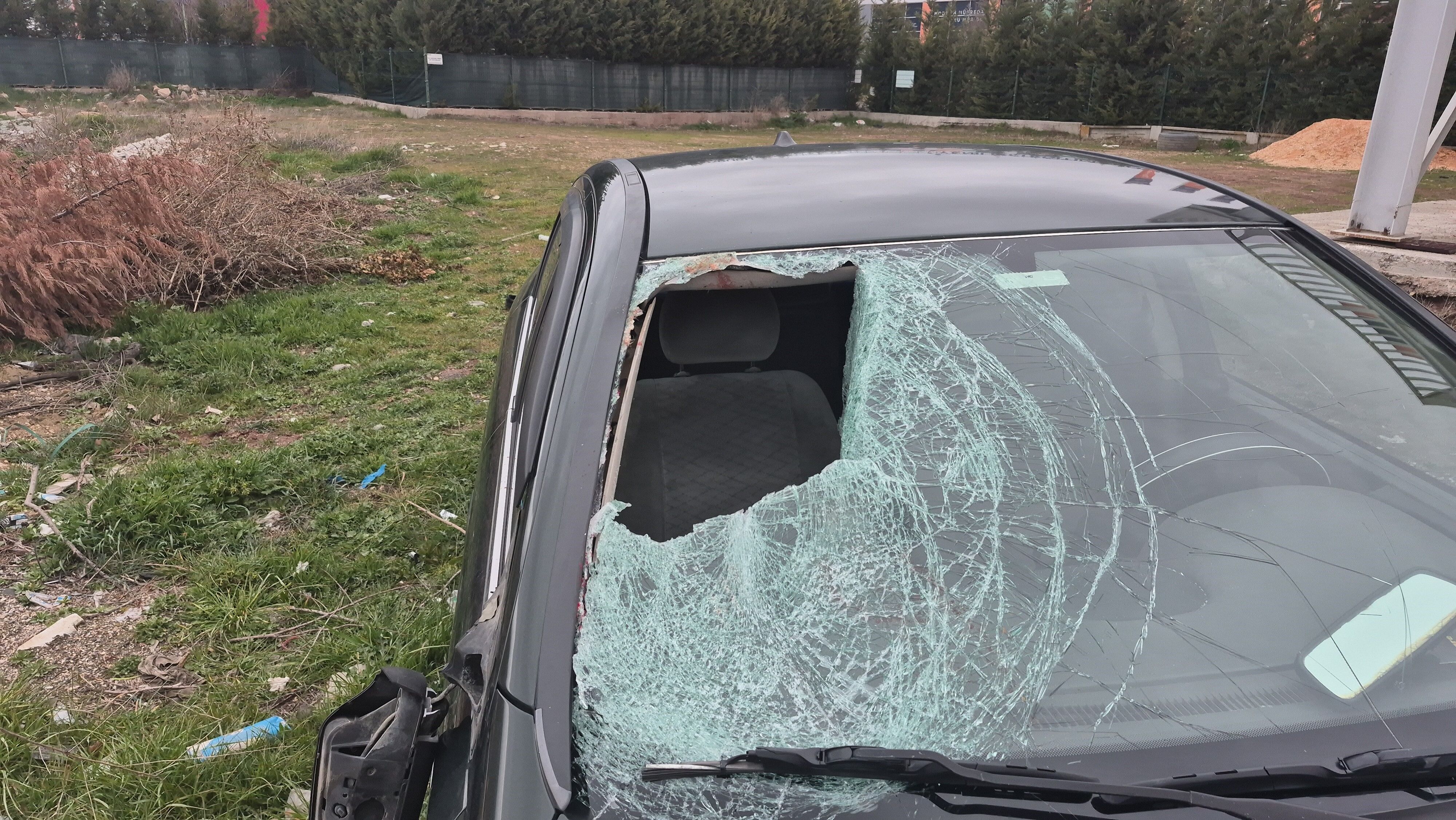 Ust Gecidi Kullanmadi Canindan Oldu (4)