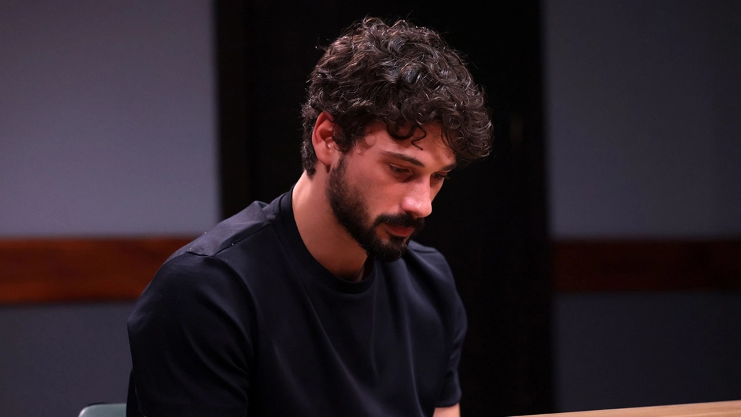 Yeraltı Dizisinin Güçlü Oyuncu (1)