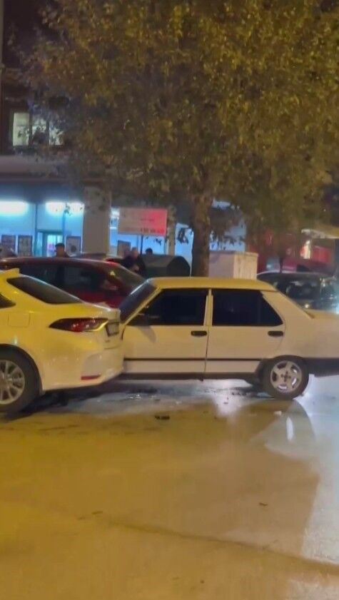 Yetkililere Cagri Bir Kavsak Sayisiz Kaza Daha Buyuk Felaket Olmadan Onlem Alinsin (1)-1