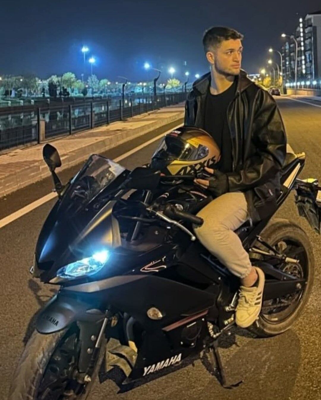 Yol Kenarindaki Bariyerler Olum Sacti 22 Yasindaki Gencten Kahreden Haber (2)