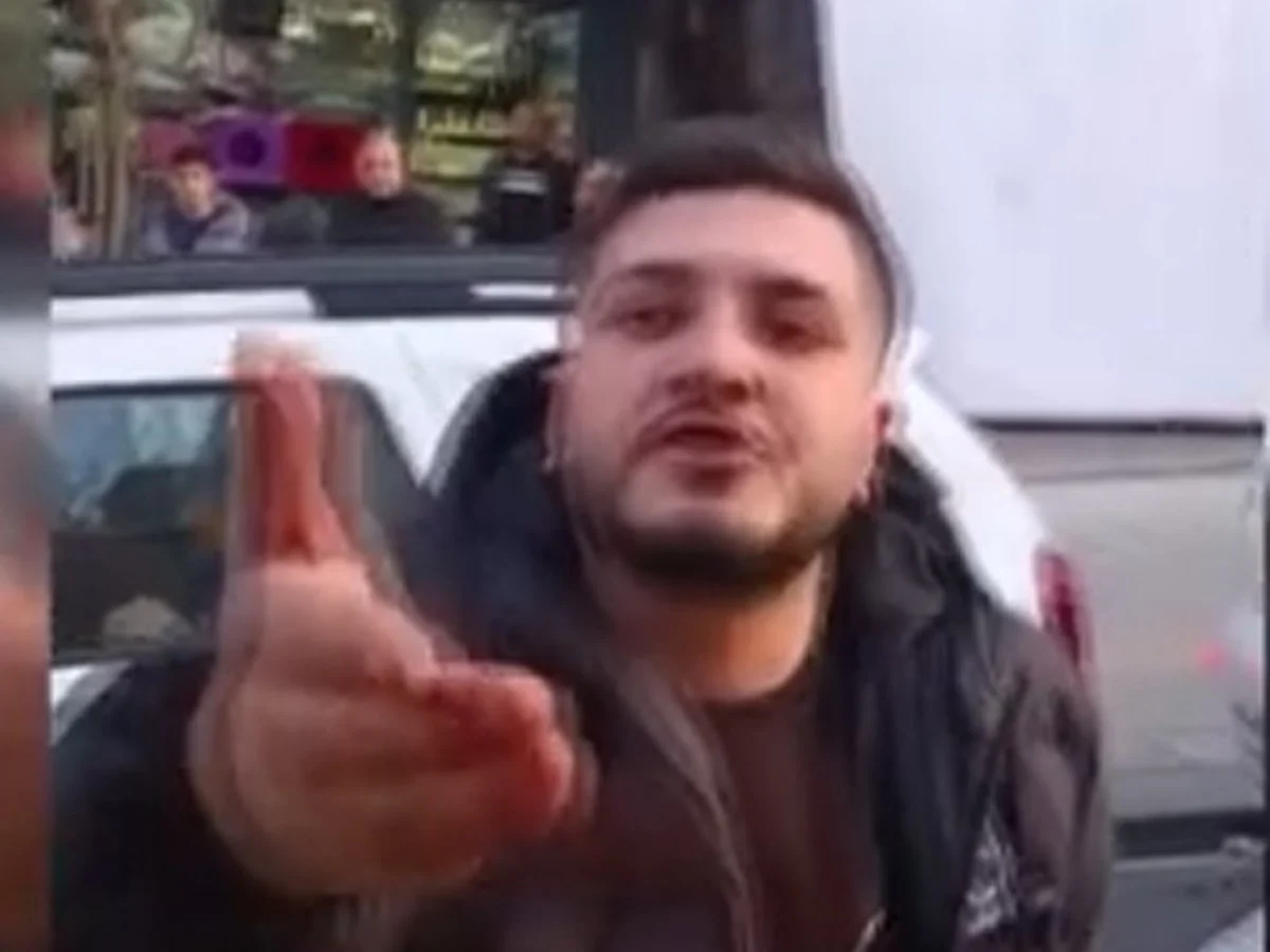 Yol Ver Tartismasi Kavgaya Dondu O Anlar Anbean Kamerada (1)-1