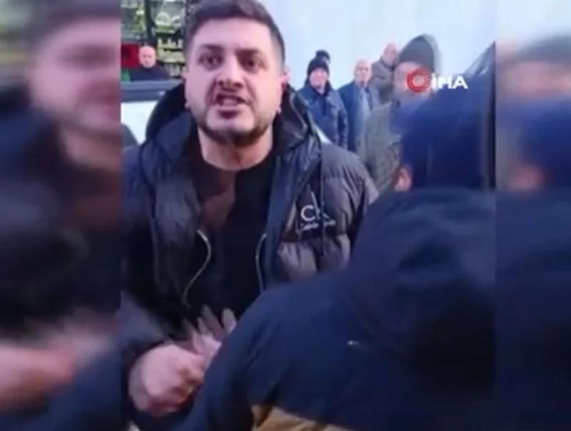 Yol Ver Tartismasi Kavgaya Dondu O Anlar Anbean Kamerada (2)