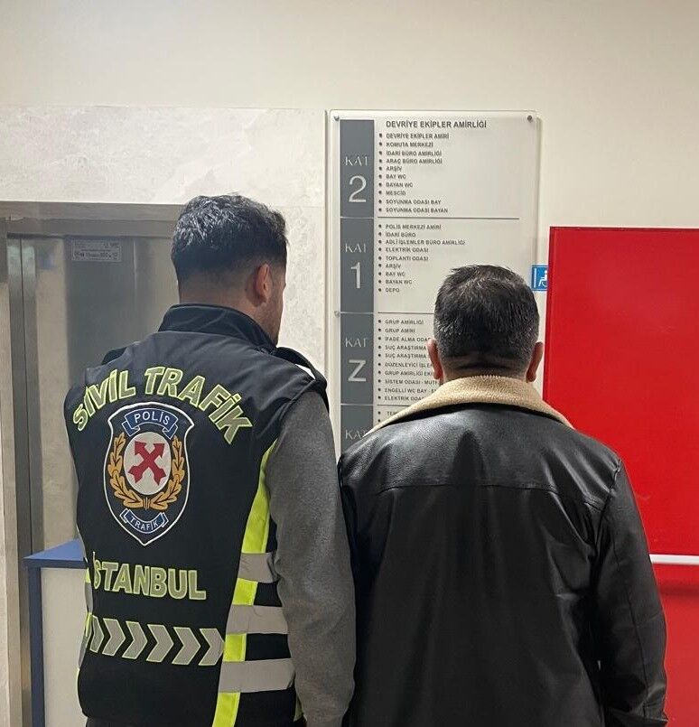 Yol Verme Tartismasi Dehsete Dondu Sopalar Havada Ucustu 3 Kisiye Rekor Ceza (2)